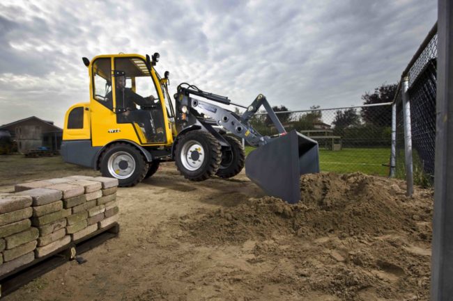 Eurotrac W12 törzscsuklós homlokrakodó